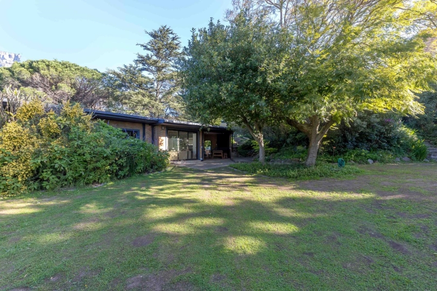 To Let 4 Bedroom Property for Rent in Tamboerskloof Western Cape